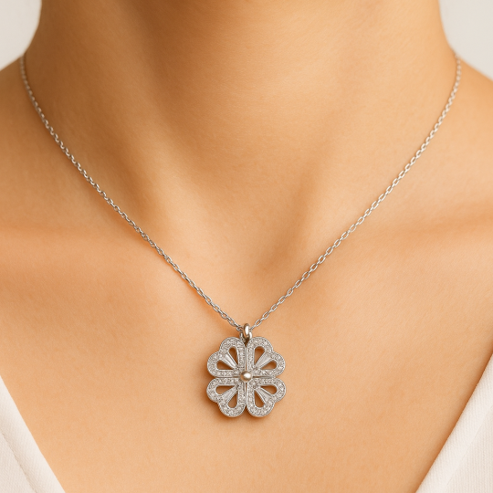 ✨ Collier Trèfle Élégance