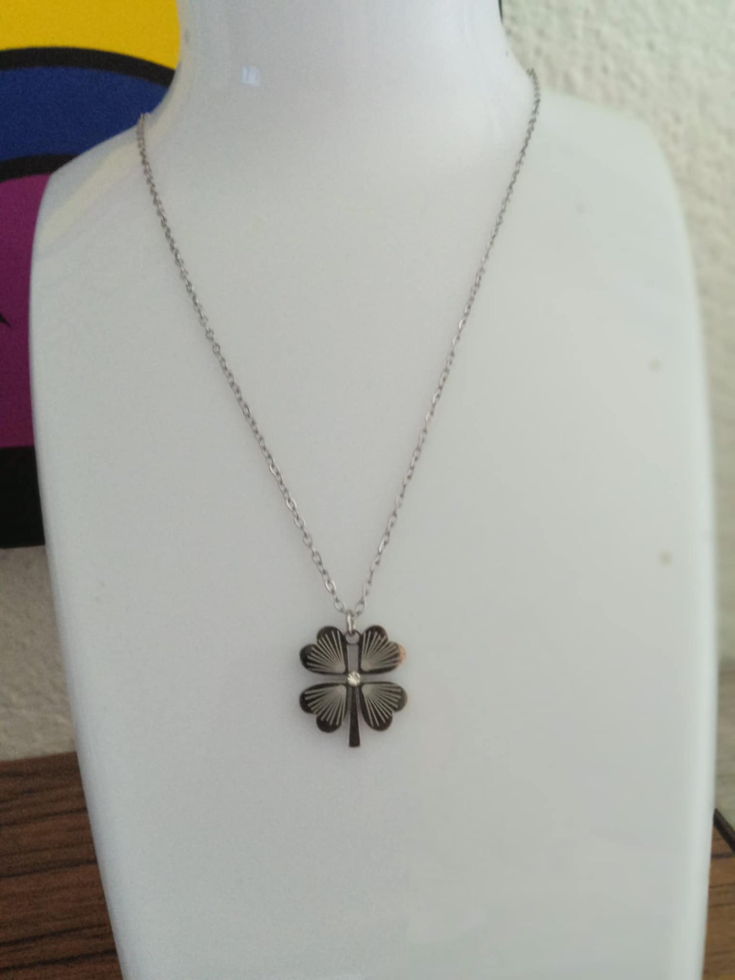 Collier trèfle en acier inoxydable