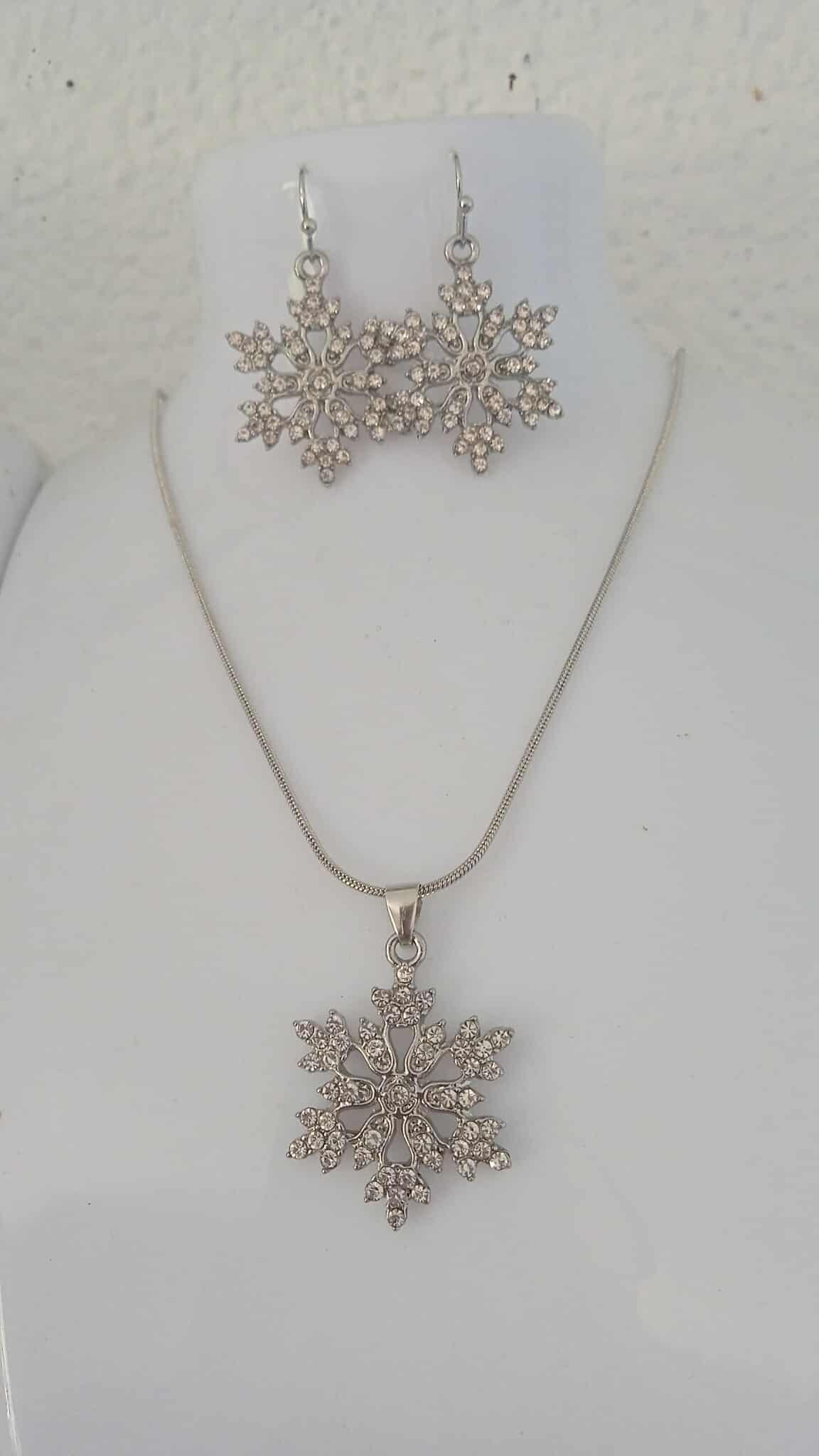 Parure collier et boucles d'oreilles flocons de neige