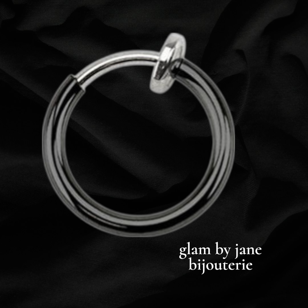 Faux piercing en acier chirurgical 316L anodisé titane.
