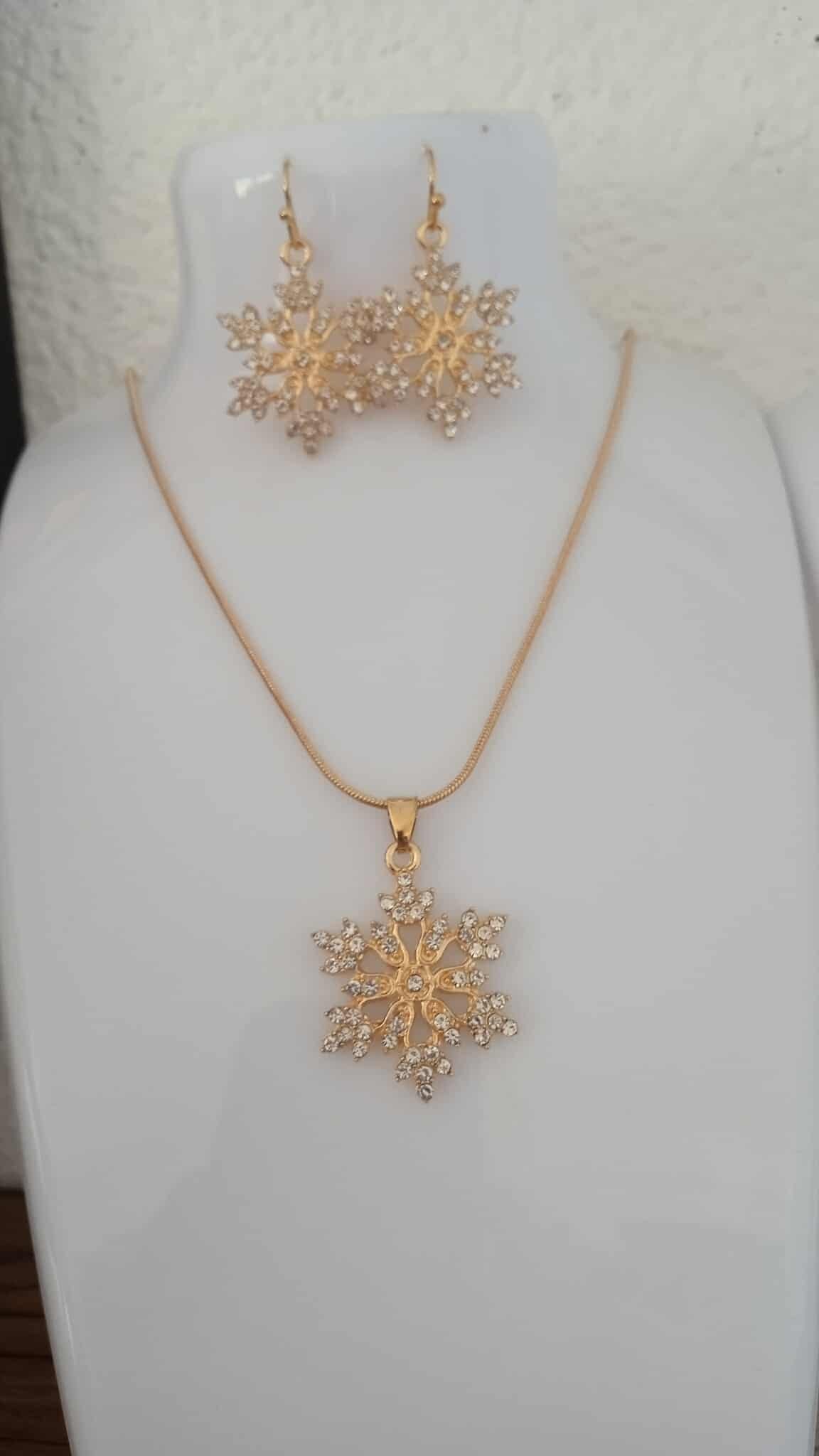 Parure collier et boucles d'oreilles flocons de neige