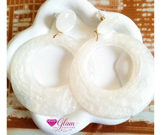 boucles d'oreilles blanche en acrylique