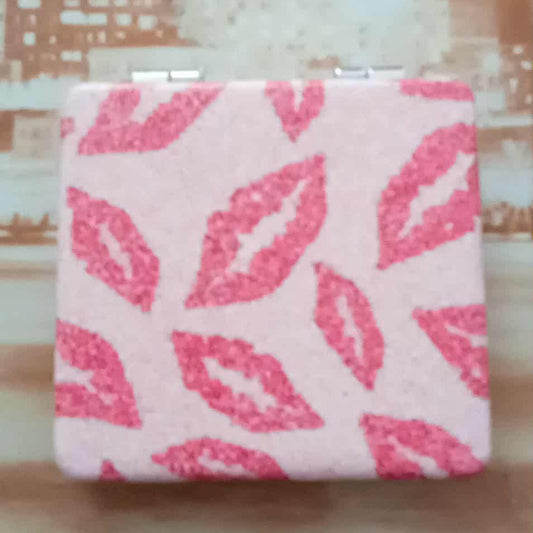 Miroir de poche carré – Motif lèvres glamour