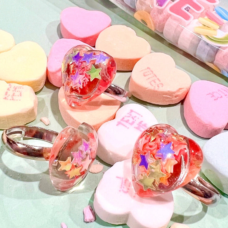 💖 Bague Cœur Transparent à Confettis Scintillants